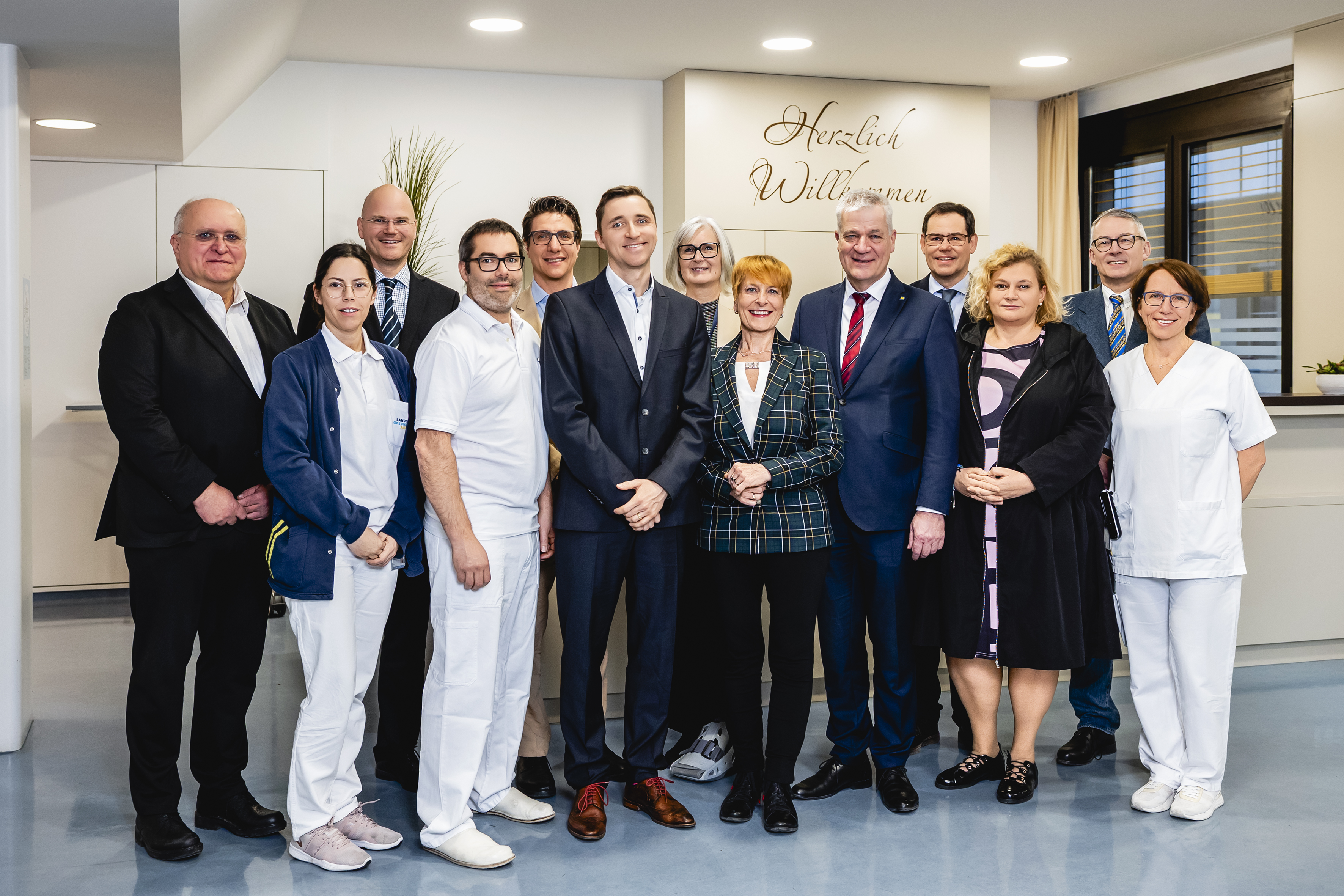 Gruppenfoto "HNÖ hilft"